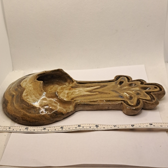 Handcrafted pottery wall pocket. - Picture 2 of 6